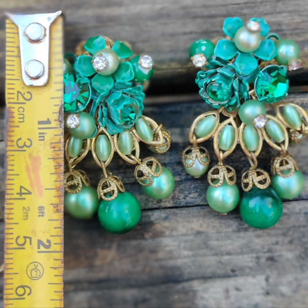 Vintage Beau's Jewels Green Rhinestone And Pearl Flower Earrings - Picture 4 of 7
